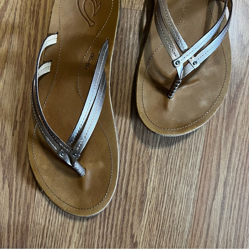 Olukai U’I Women's Tan Sandals with Rose Gold Straps Size 10 - Picture 4 of 9